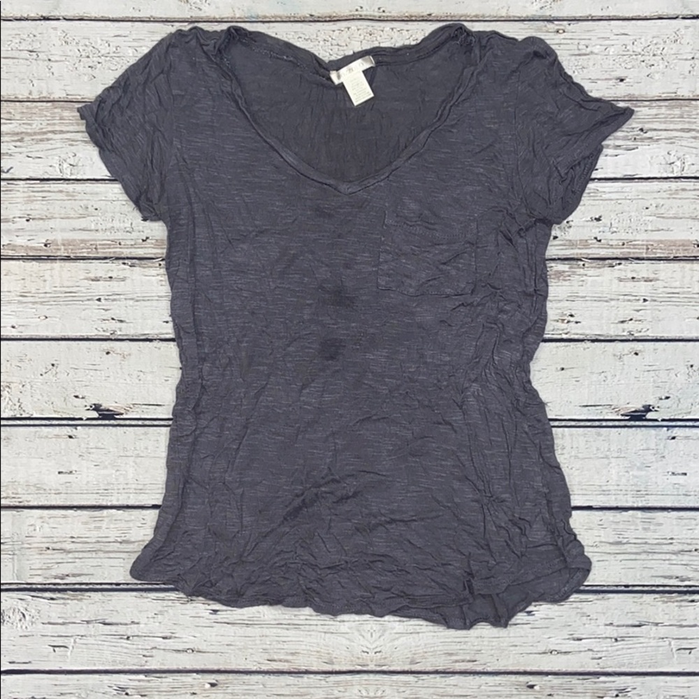 🌵3/$20• Comfy V Neck Tee Shirt with Pocket